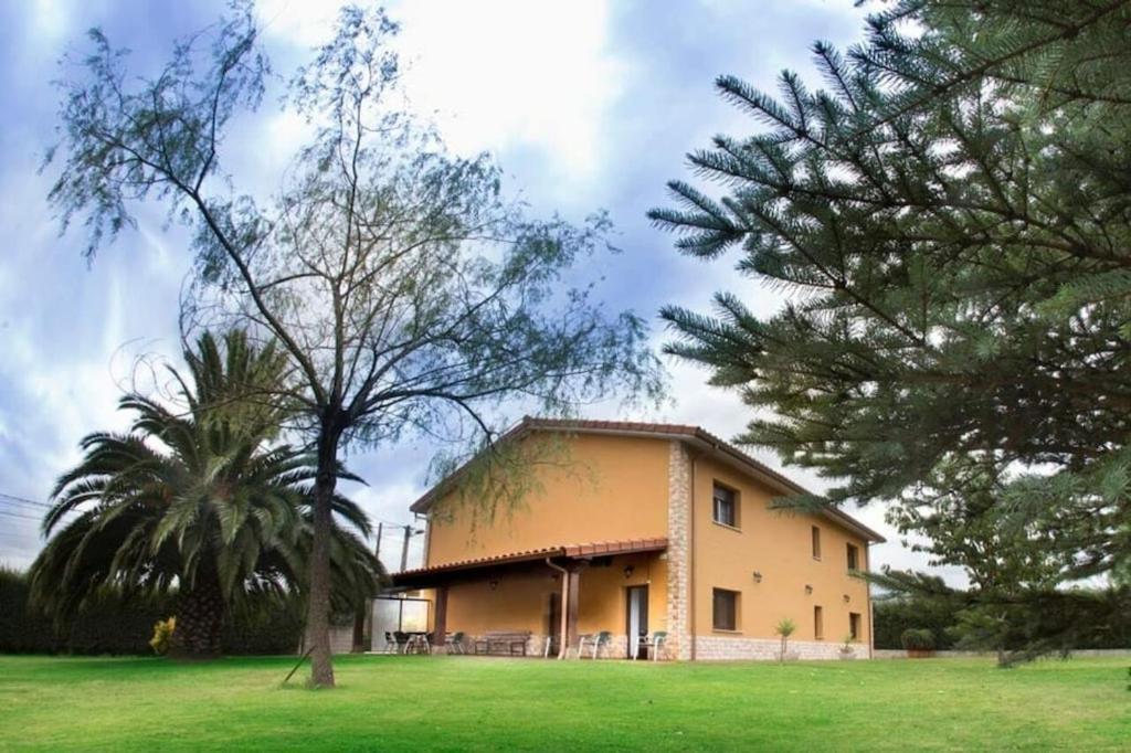 Villa Paula Avilés Exteriör bild