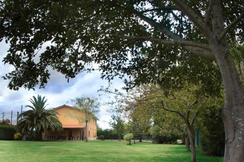 Villa Paula Avilés Exteriör bild