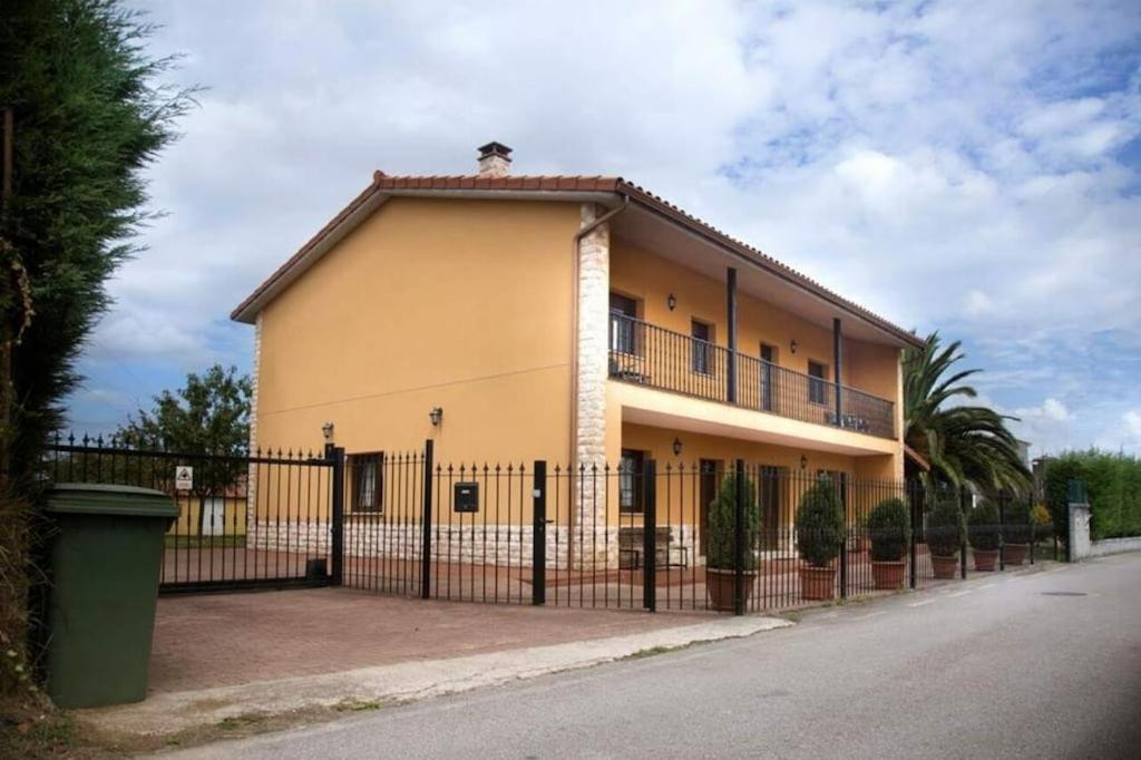 Villa Paula Avilés Exteriör bild